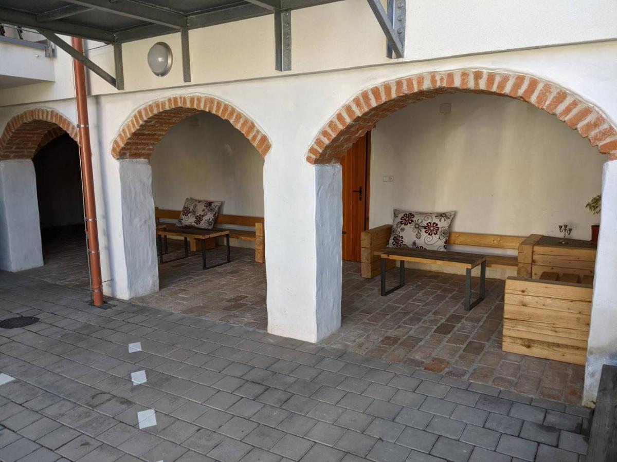 Rv Apartman Mikulov Eksteriør bilde